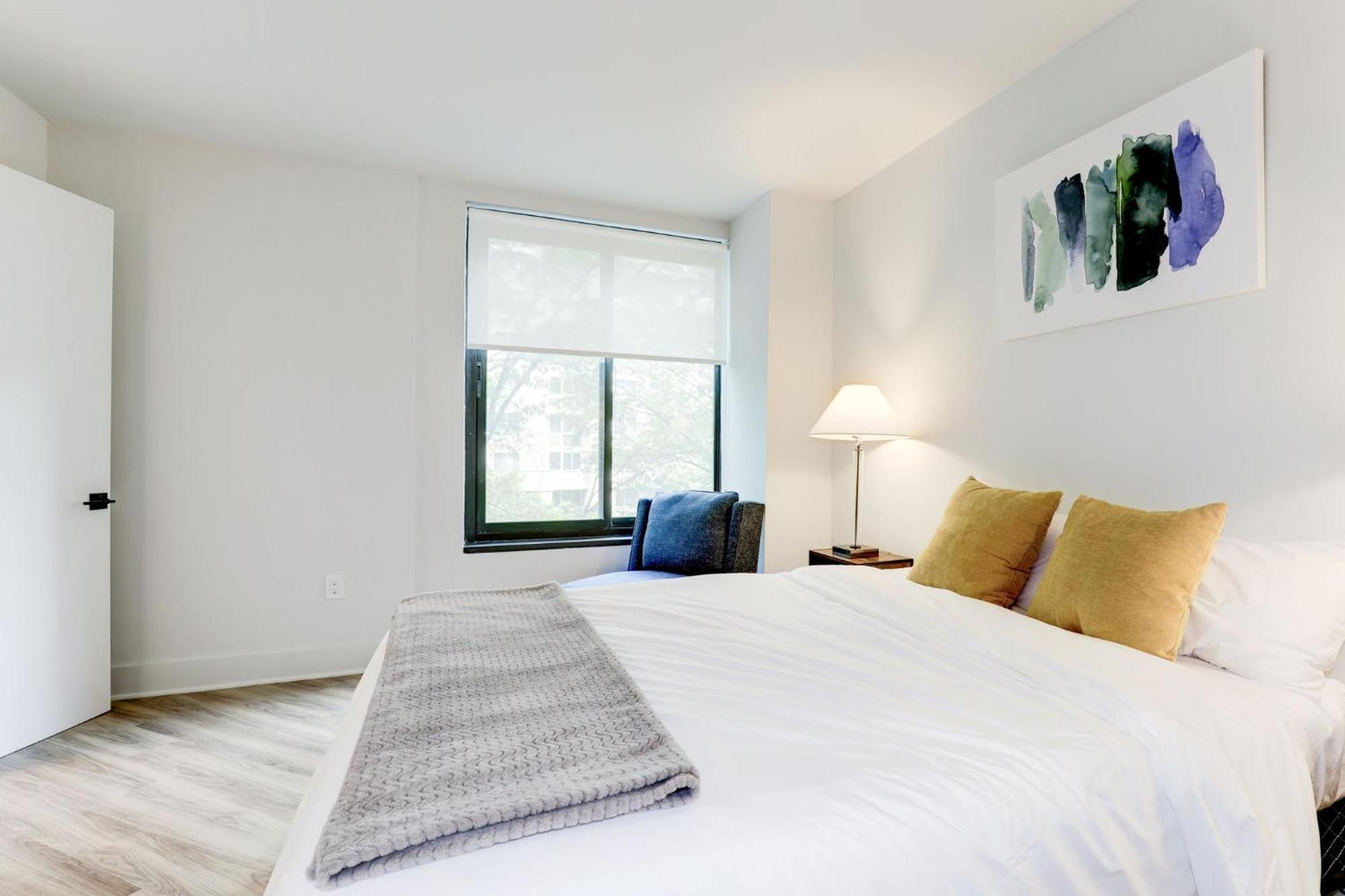 2Br Executive Apartment With Spacious Layout Arlington Buitenkant foto