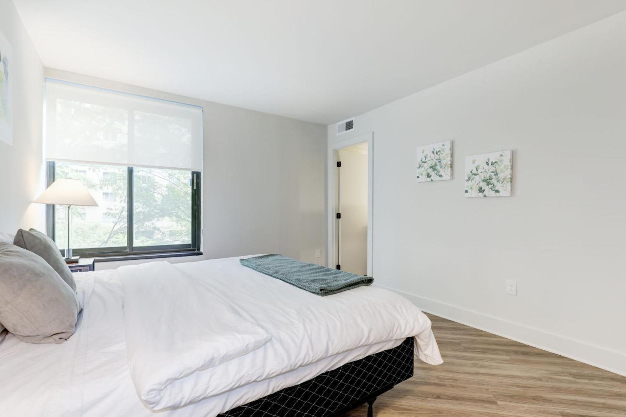 2Br Executive Apartment With Spacious Layout Arlington Buitenkant foto