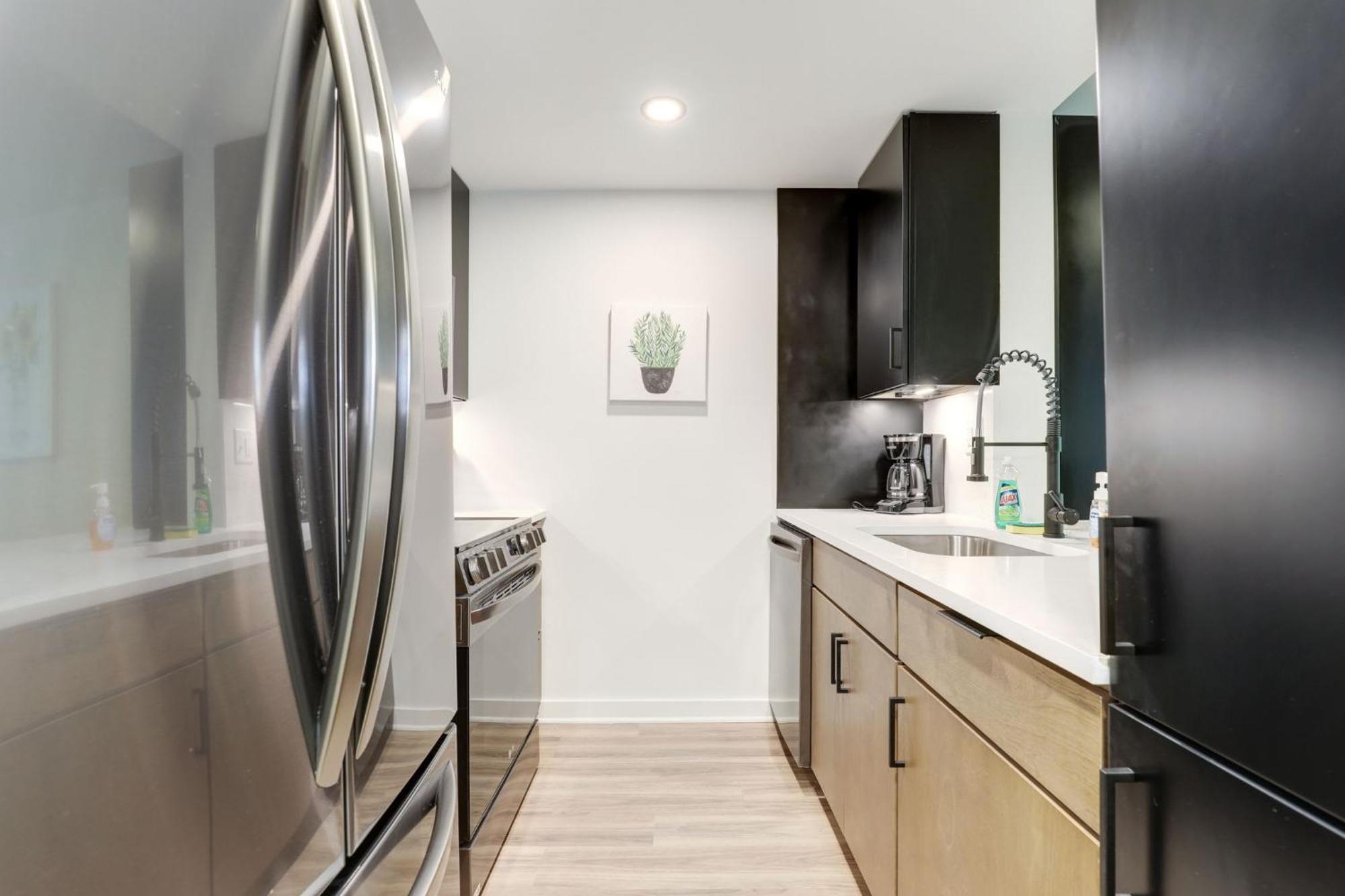 2Br Executive Apartment With Spacious Layout Arlington Buitenkant foto