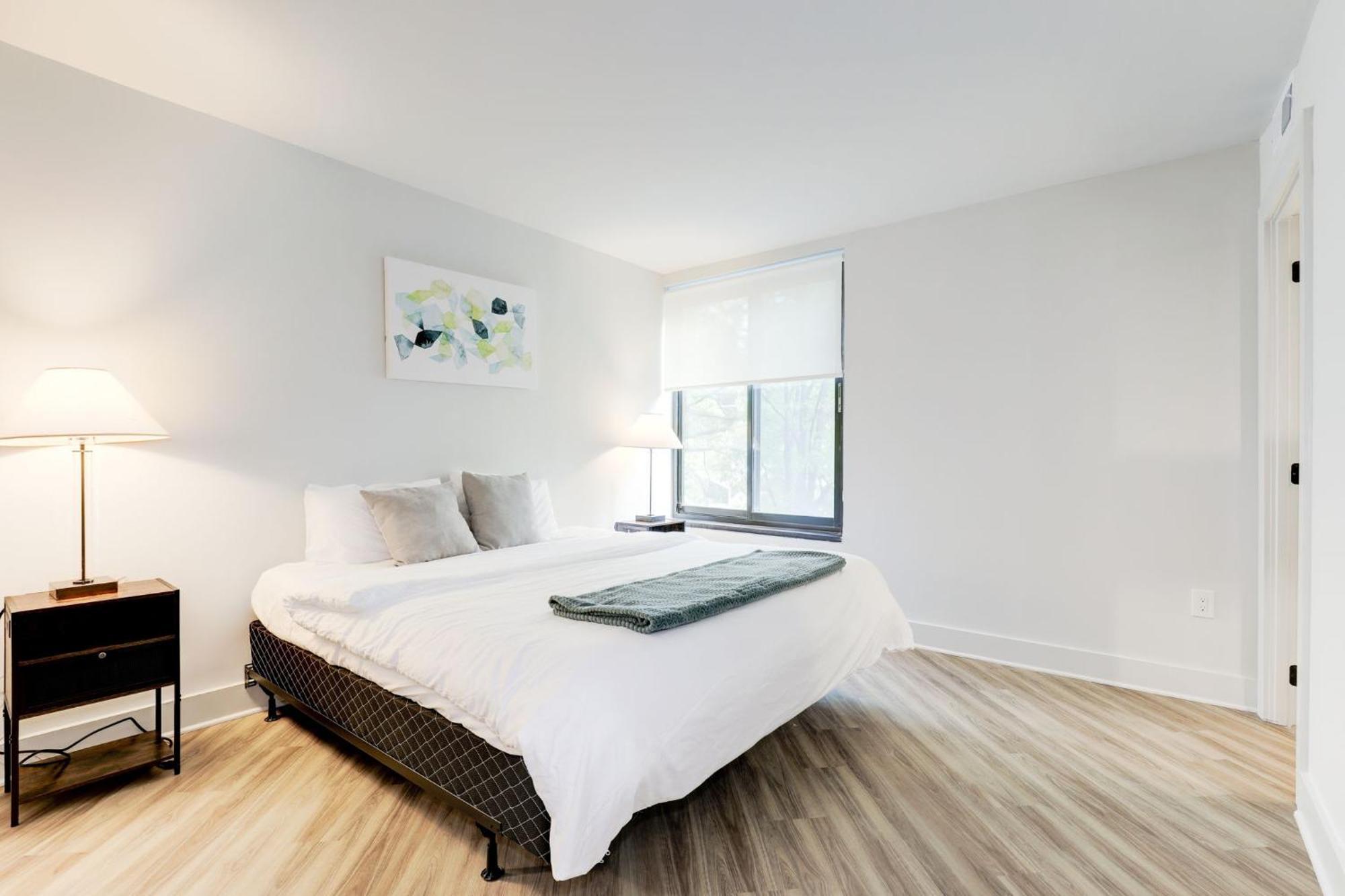 2Br Executive Apartment With Spacious Layout Arlington Buitenkant foto