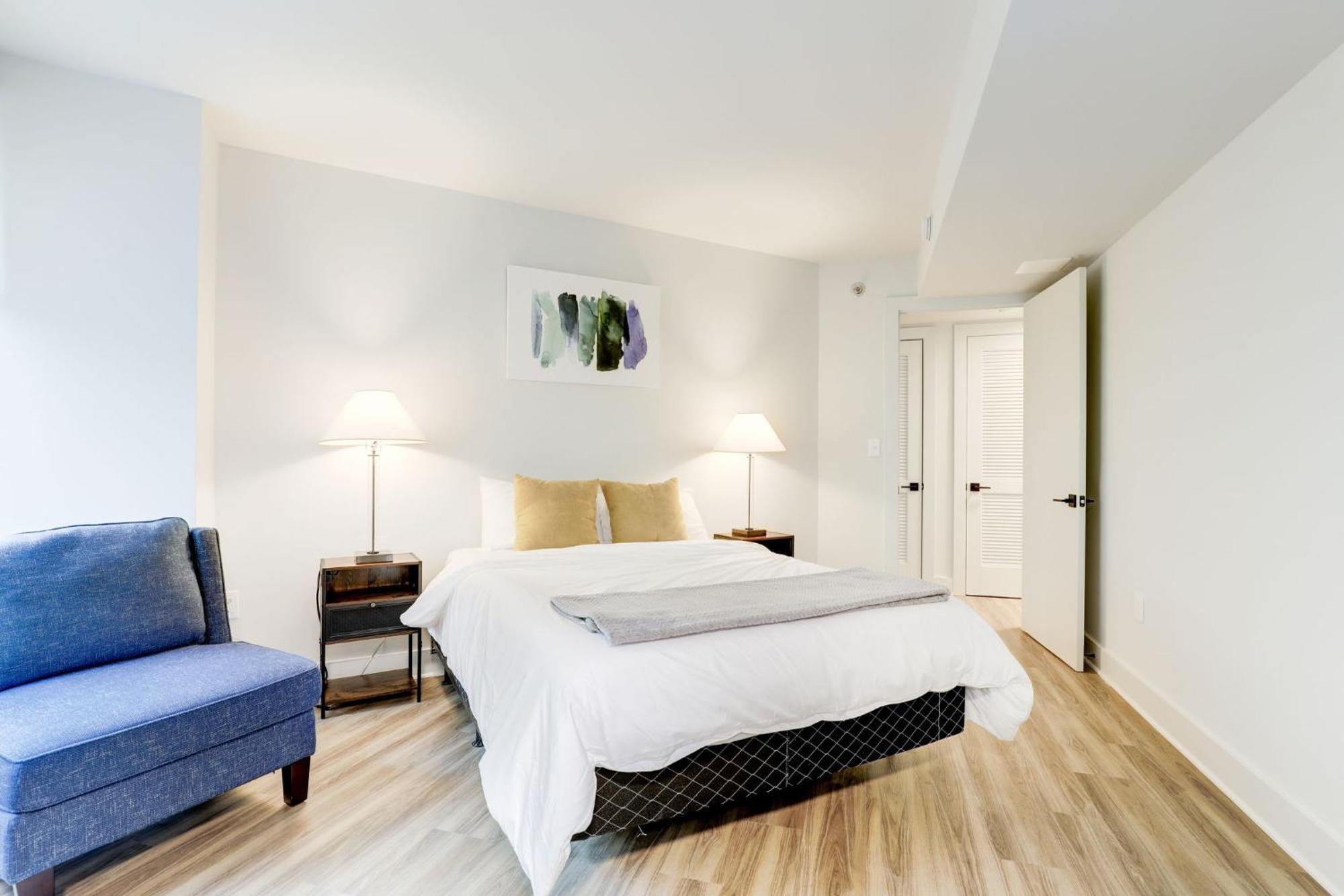 2Br Executive Apartment With Spacious Layout Arlington Buitenkant foto