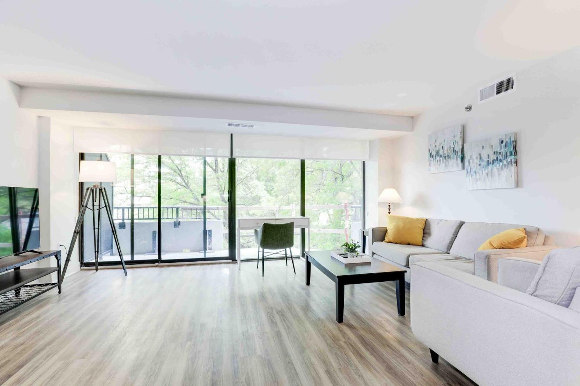 2Br Executive Apartment With Spacious Layout Arlington Buitenkant foto