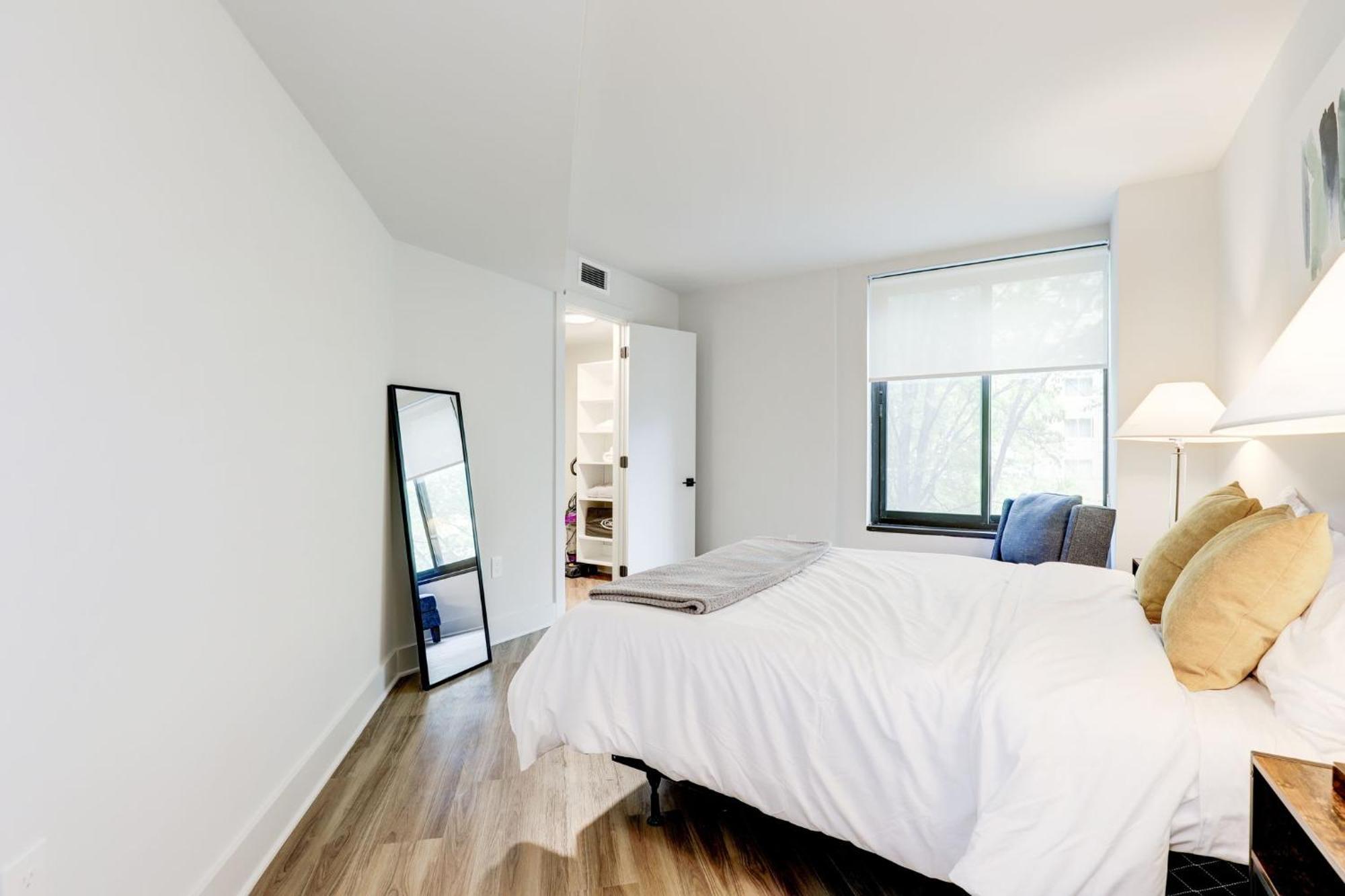 2Br Executive Apartment With Spacious Layout Arlington Buitenkant foto