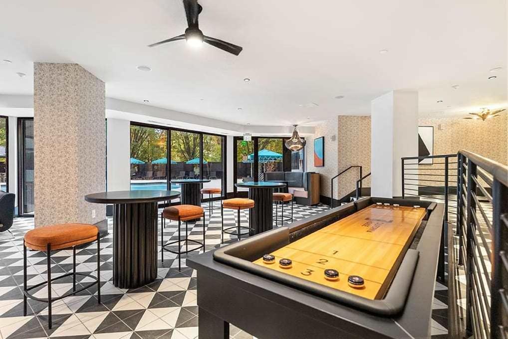 2Br Executive Apartment With Spacious Layout Arlington Buitenkant foto
