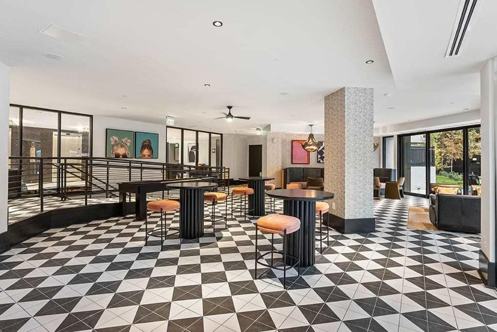 2Br Executive Apartment With Spacious Layout Arlington Buitenkant foto